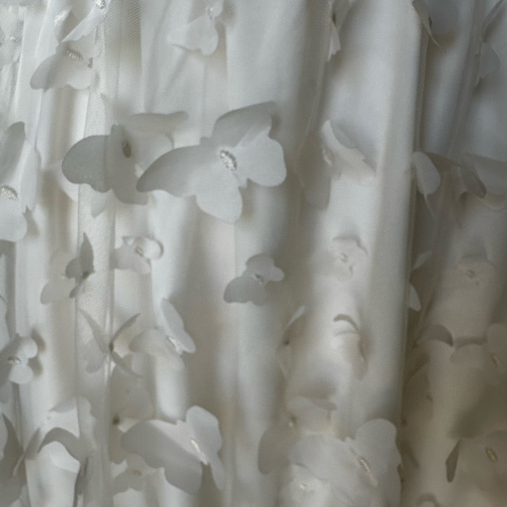 Thirty/thirty dress Elegant White Floral Gown - Picture 7 of 12